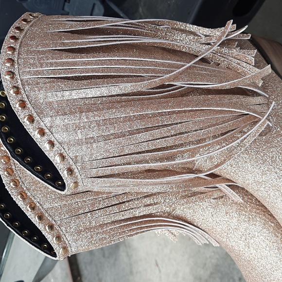 Gold sparkly fringe boots - Picture 3 of 6